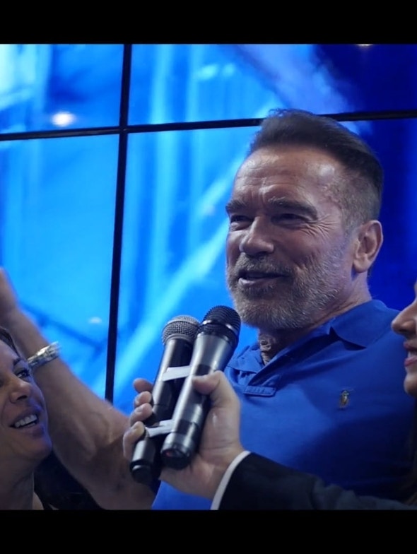 Arnold Schwarzenegger am Yamamoto-Nutrition-Stand bei der Arnold Classic Europe 2016