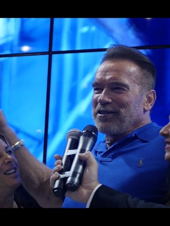 Arnold Schwarzenegger am Yamamoto-Nutrition-Stand bei der Arnold Classic Europe 2016