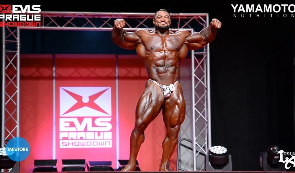 IFBB Pro Roelly Winklaar Ausstellung EVLS Prague Pro 2017
